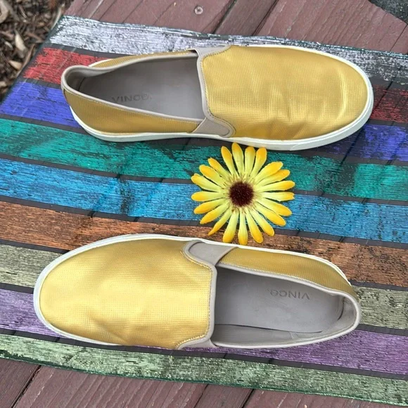 🩷 VINCE; Perforated Leather Blair Slip-On Sneaker in Metallic Gold; Wm. Sz. 9! - Picture 2 of 11